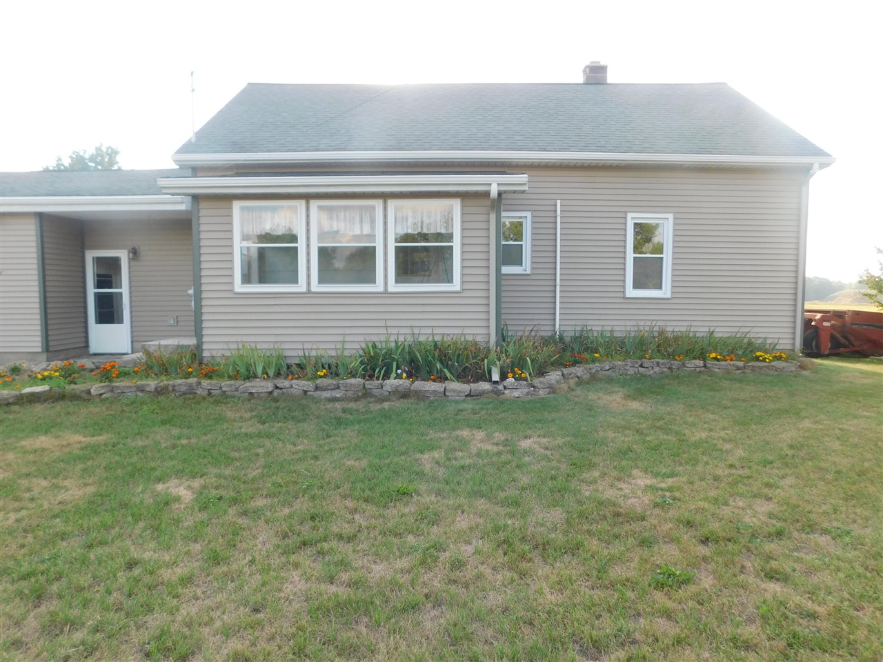 489 S Catalpa Avenue Property Photo 35