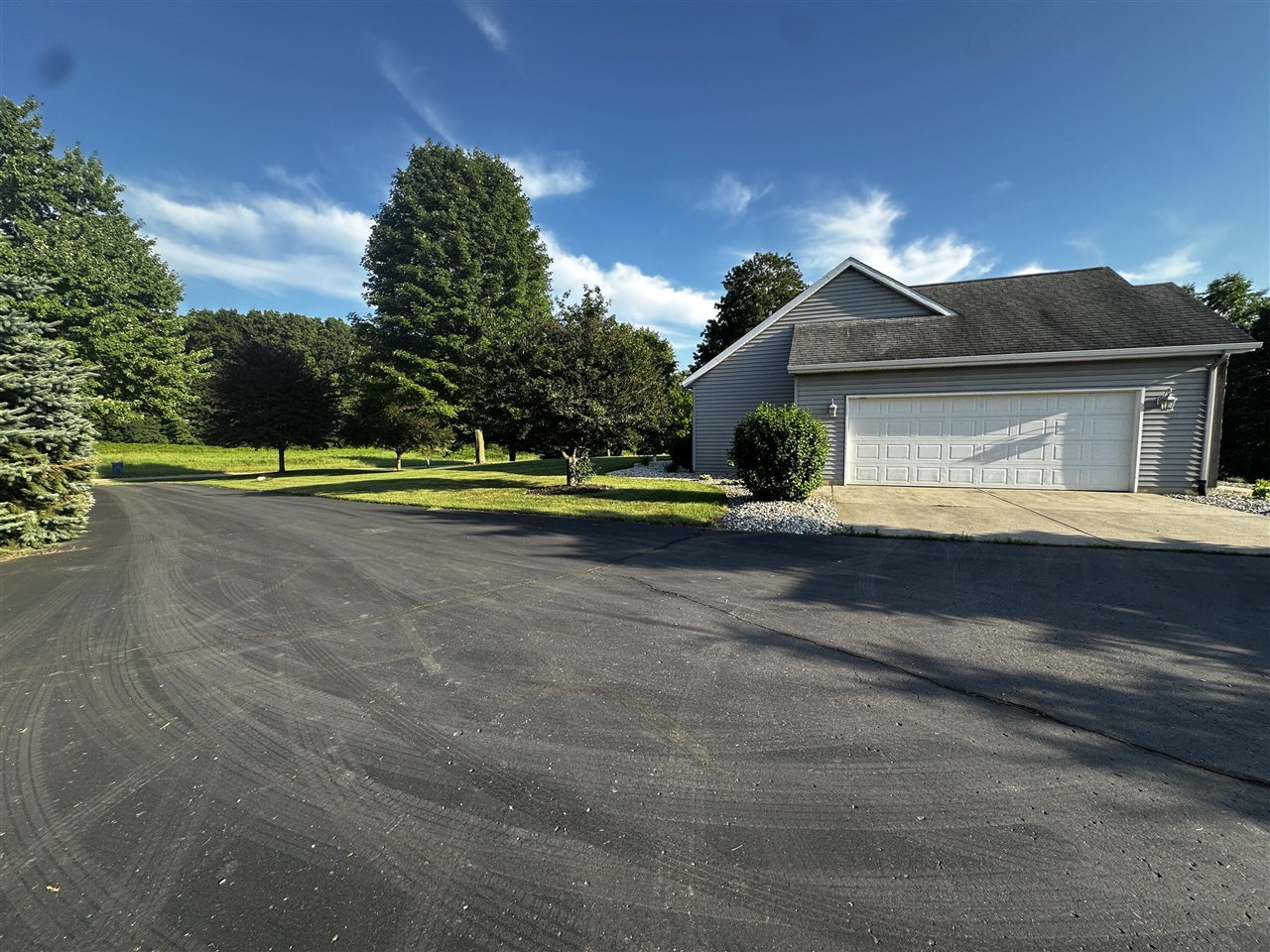 5752 Windsong Drive Property Photo 5