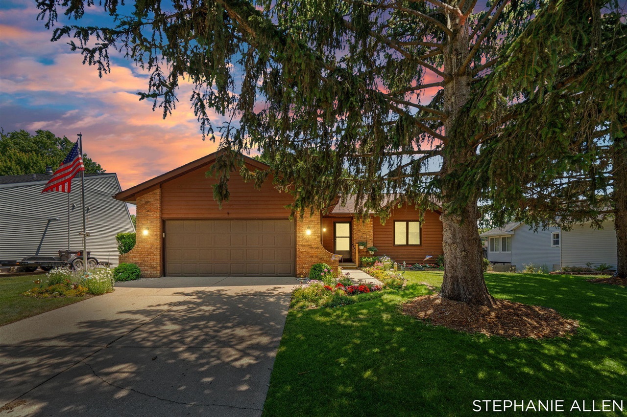 4624 Wyatt Street Property Photo 1
