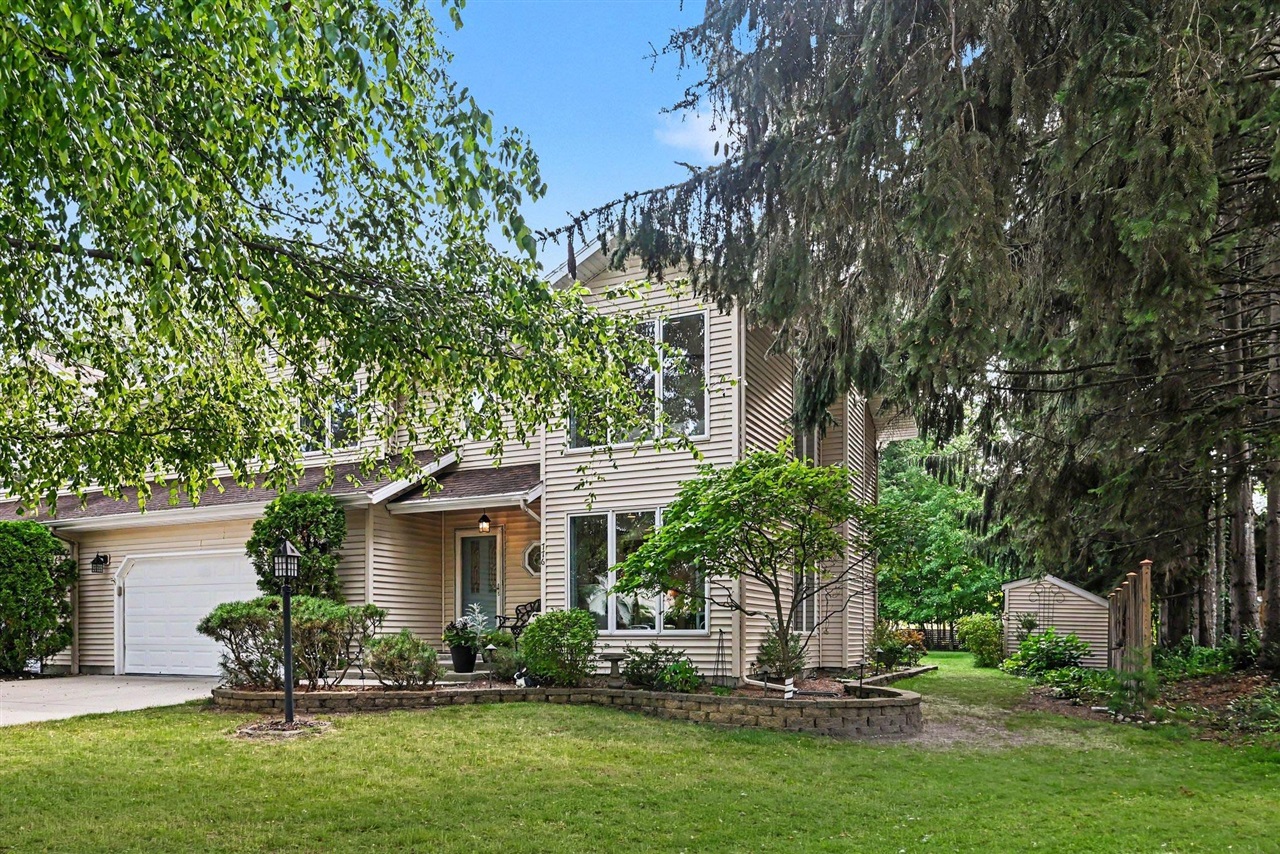 776 North Shore Drive Property Photo 1