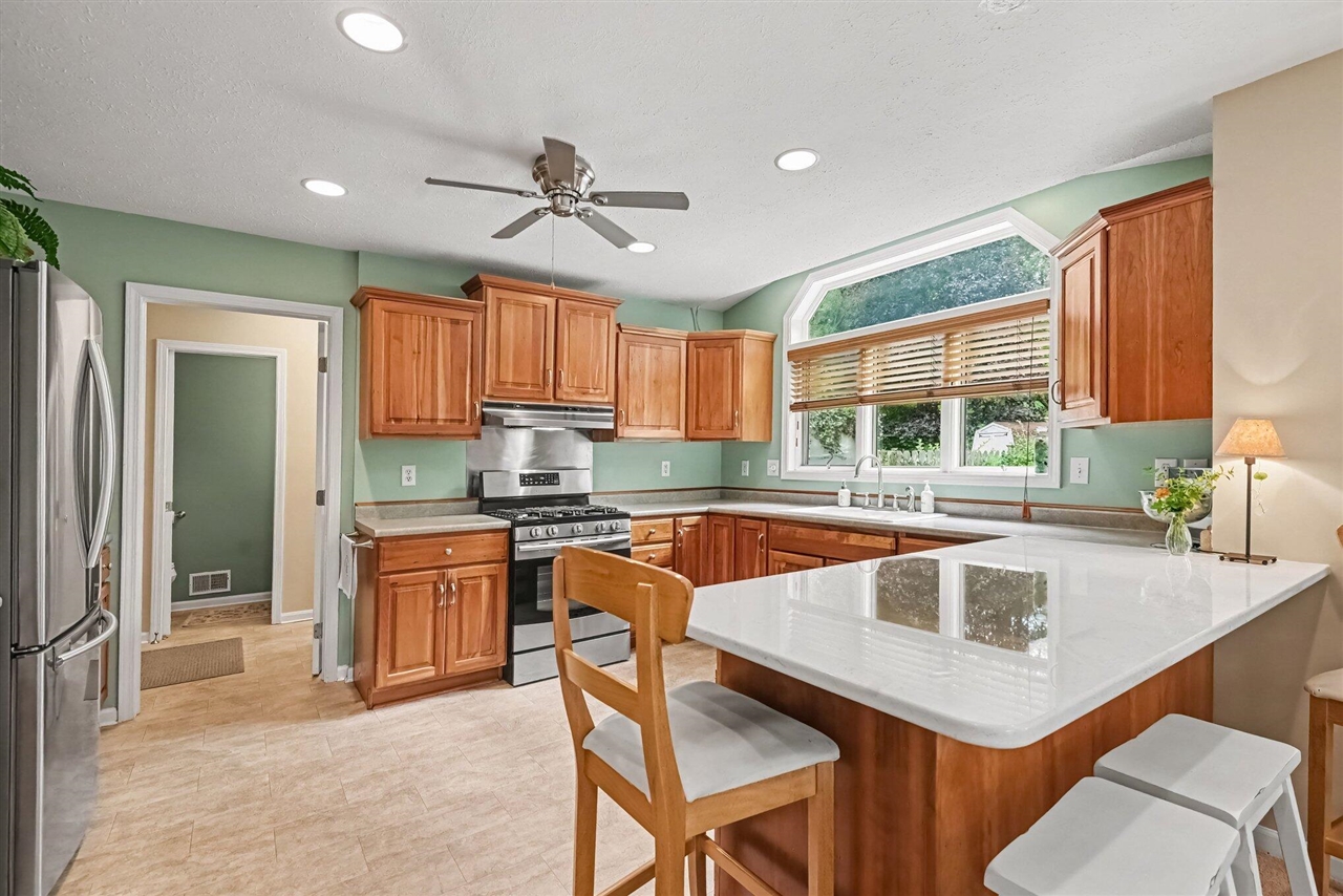 776 North Shore Drive Property Photo 12