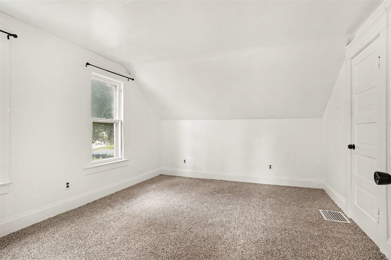 261 E Emmett Street Property Photo 15