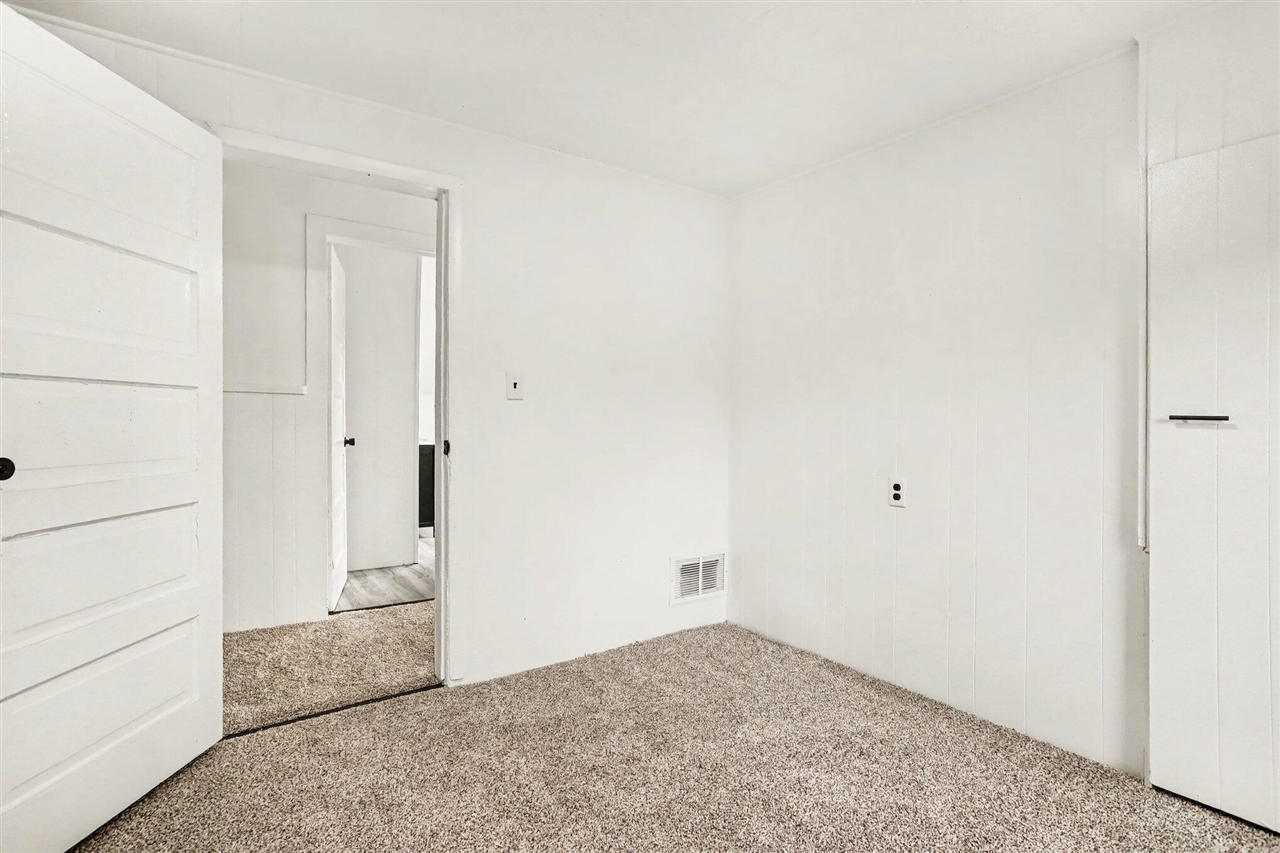 261 E Emmett Street Property Photo 19