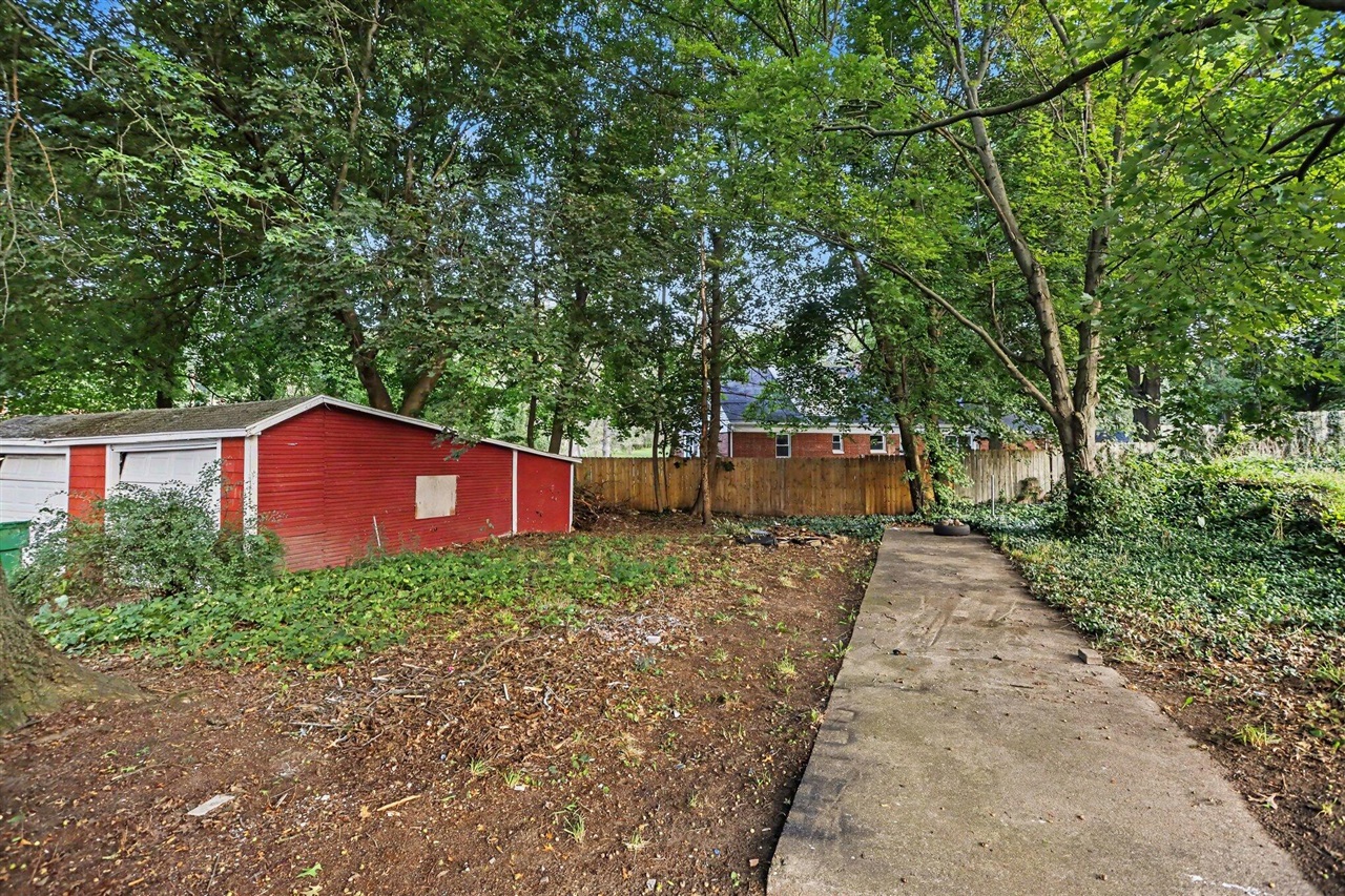 261 E Emmett Street Property Photo 24
