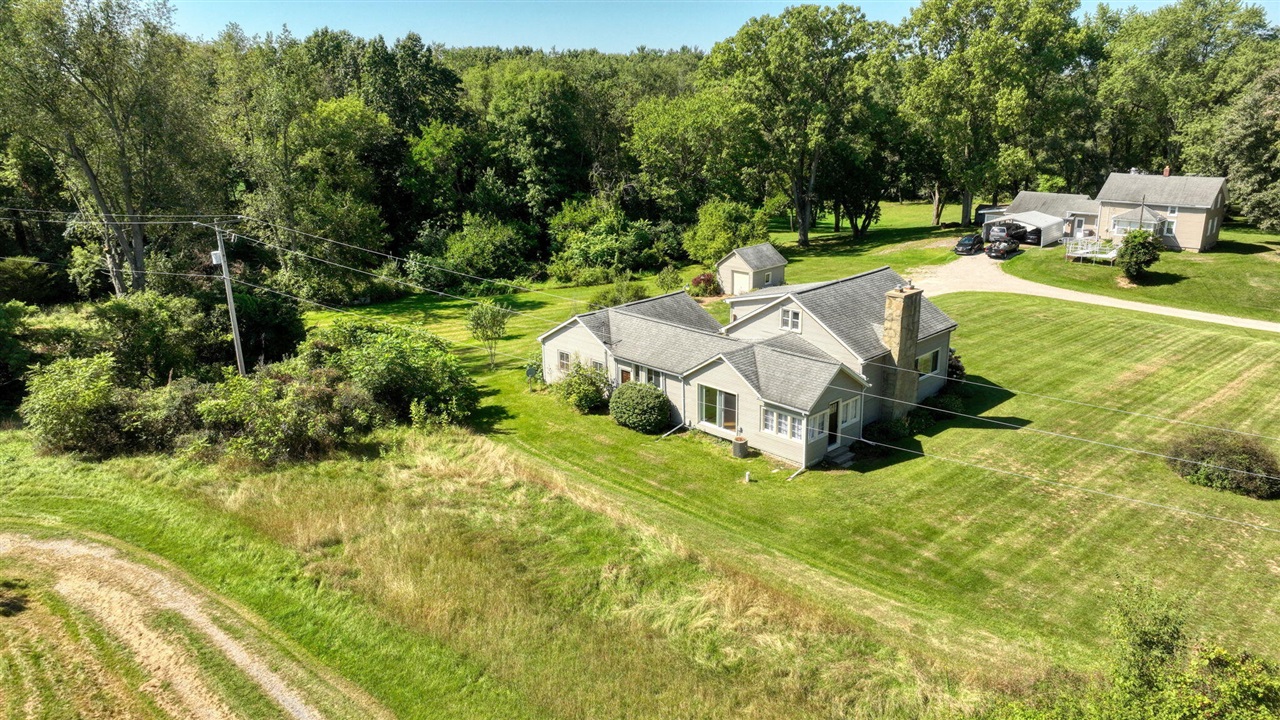 7621 Coon Hill Road Property Photo 1