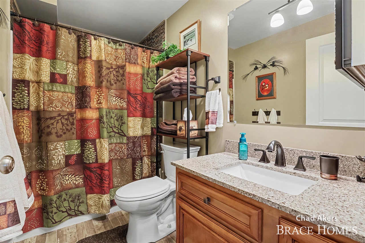 6876 Northway Drive Property Photo 15