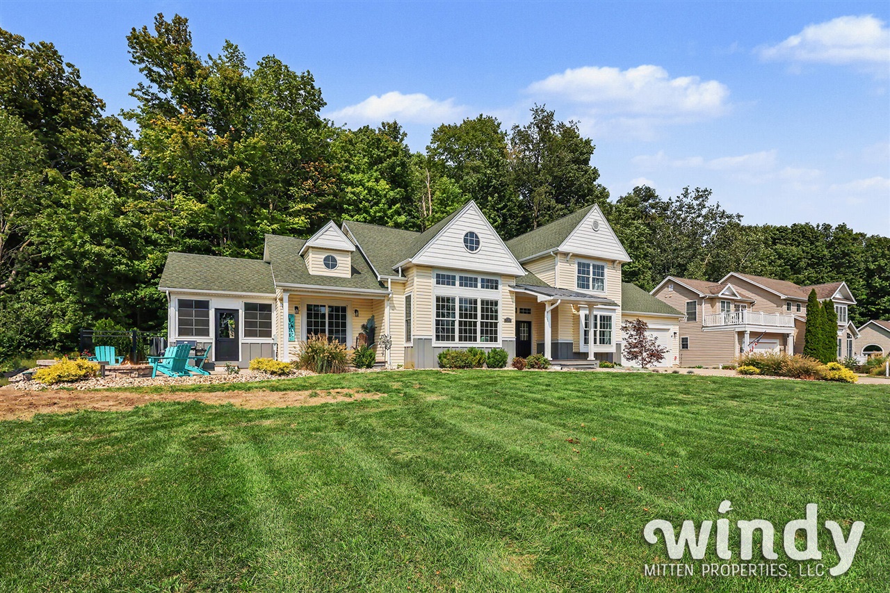 8589 Heron Court Property Photo 1