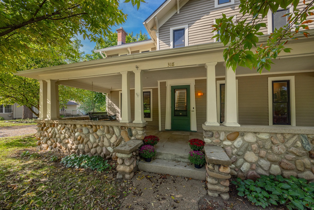 318 Ann Arbor Street Property Photo 1
