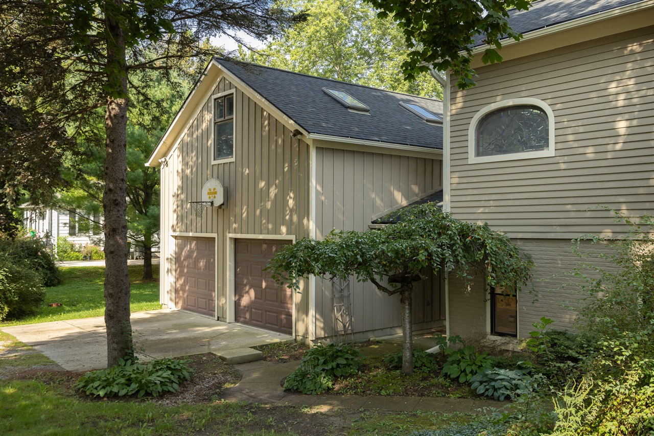 318 Ann Arbor Street Property Photo 2