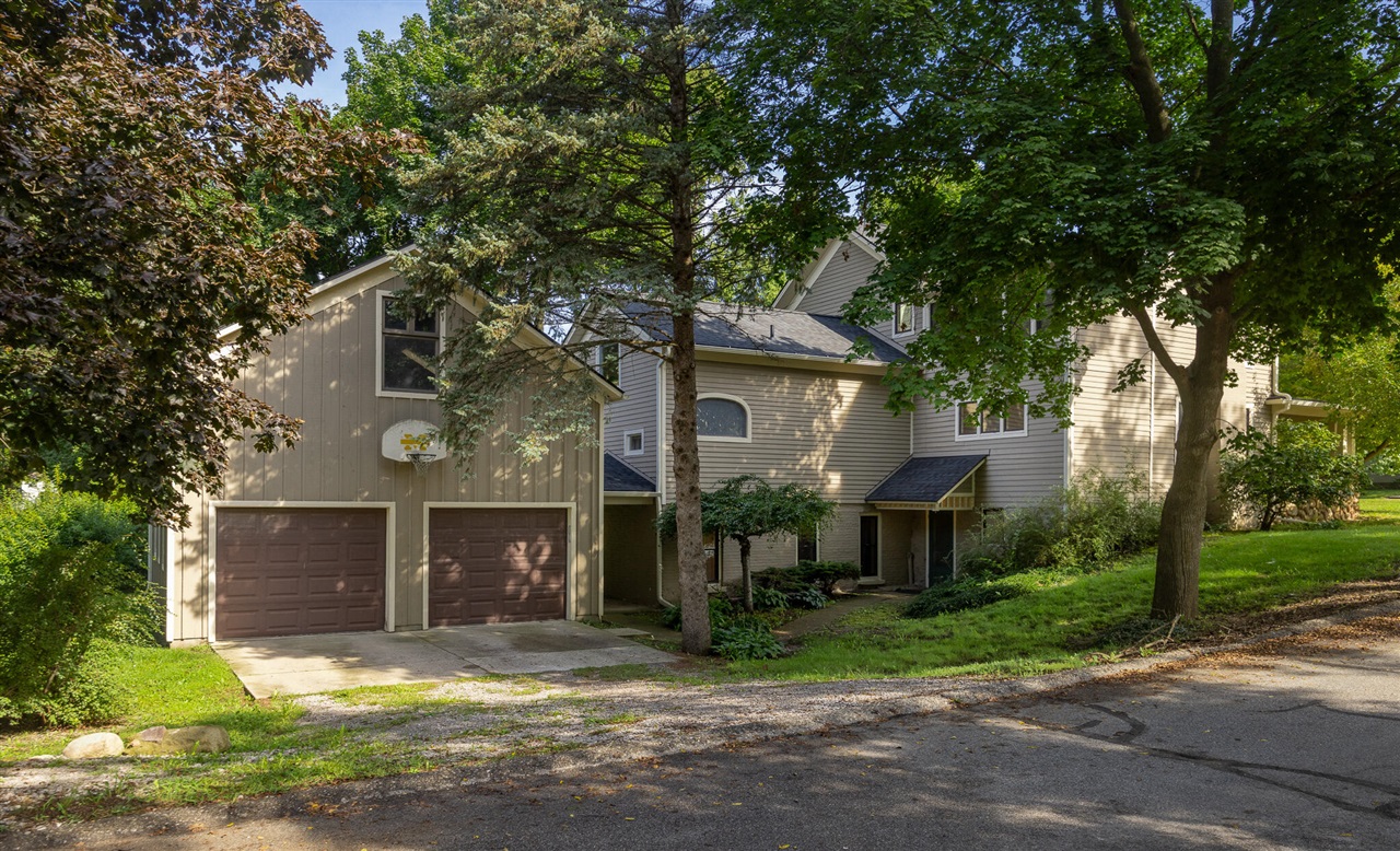 318 Ann Arbor Street Property Photo 5