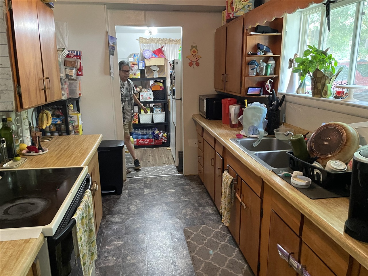 282 Pine Street Property Photo 2
