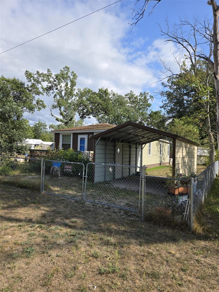 113 E Unity Drive Property Photo 3