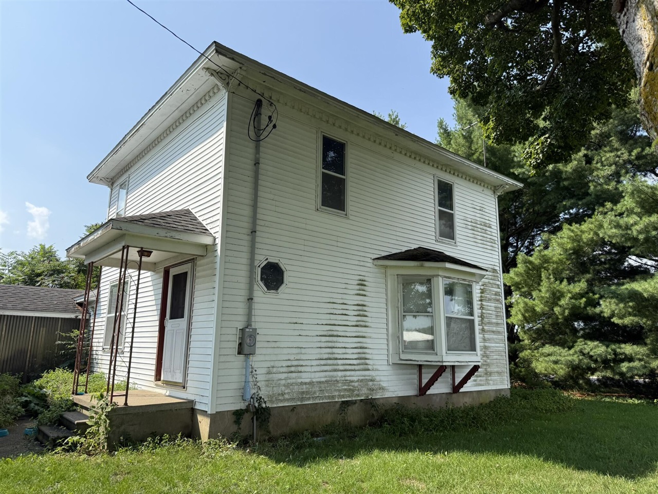 627 E Girard Road Property Photo 1