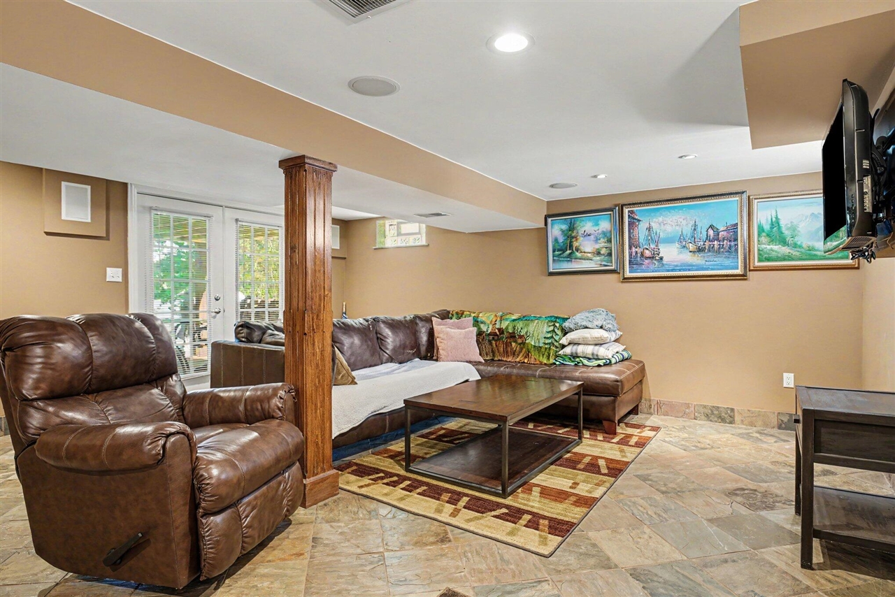 14516 Lilly Lake Drive Property Photo 4
