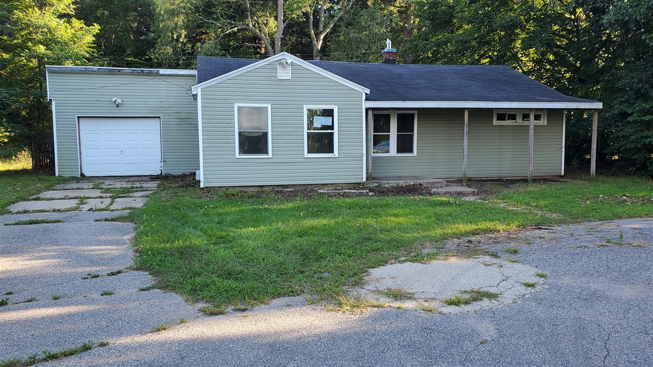 5131 Grand River Drive Property Photo 1