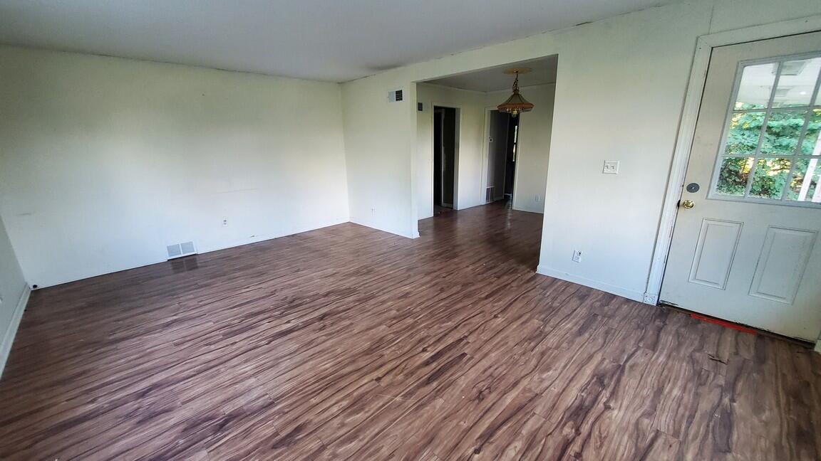 5131 Grand River Drive Property Photo 2