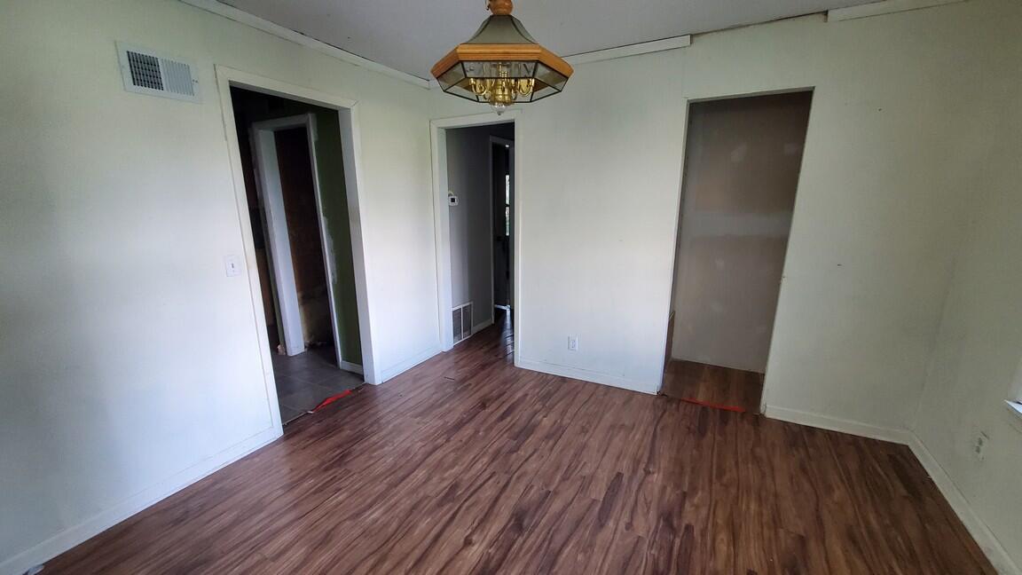 5131 Grand River Drive Property Photo 3
