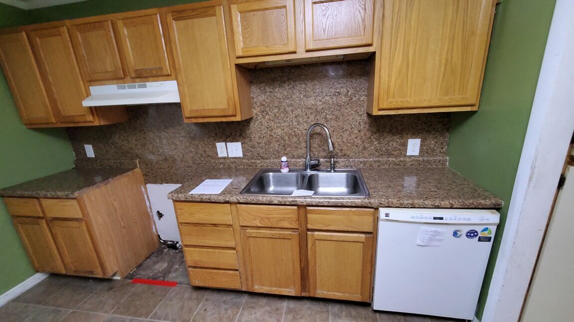 5131 Grand River Drive Property Photo 4