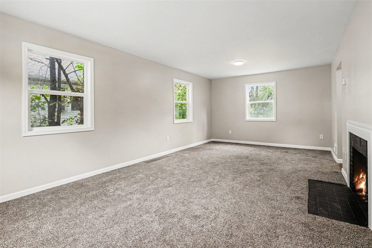 977 Ogden Avenue Property Photo 3