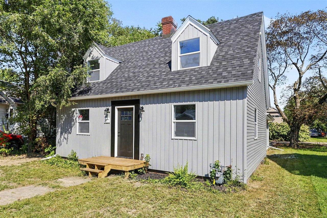 977 Ogden Avenue Property Photo 16