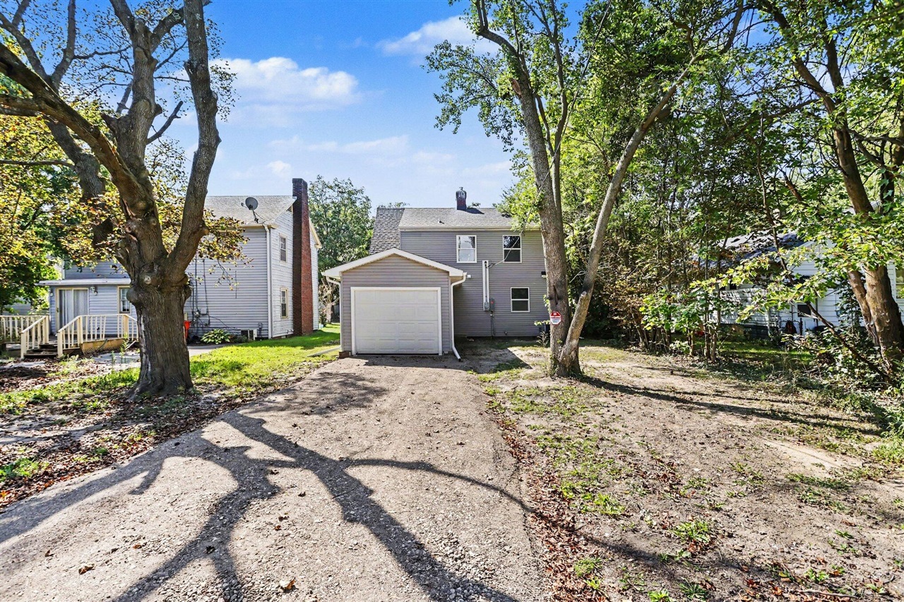 977 Ogden Avenue Property Photo 18