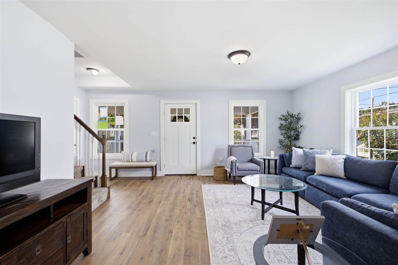 511 Oak Street Property Photo 4