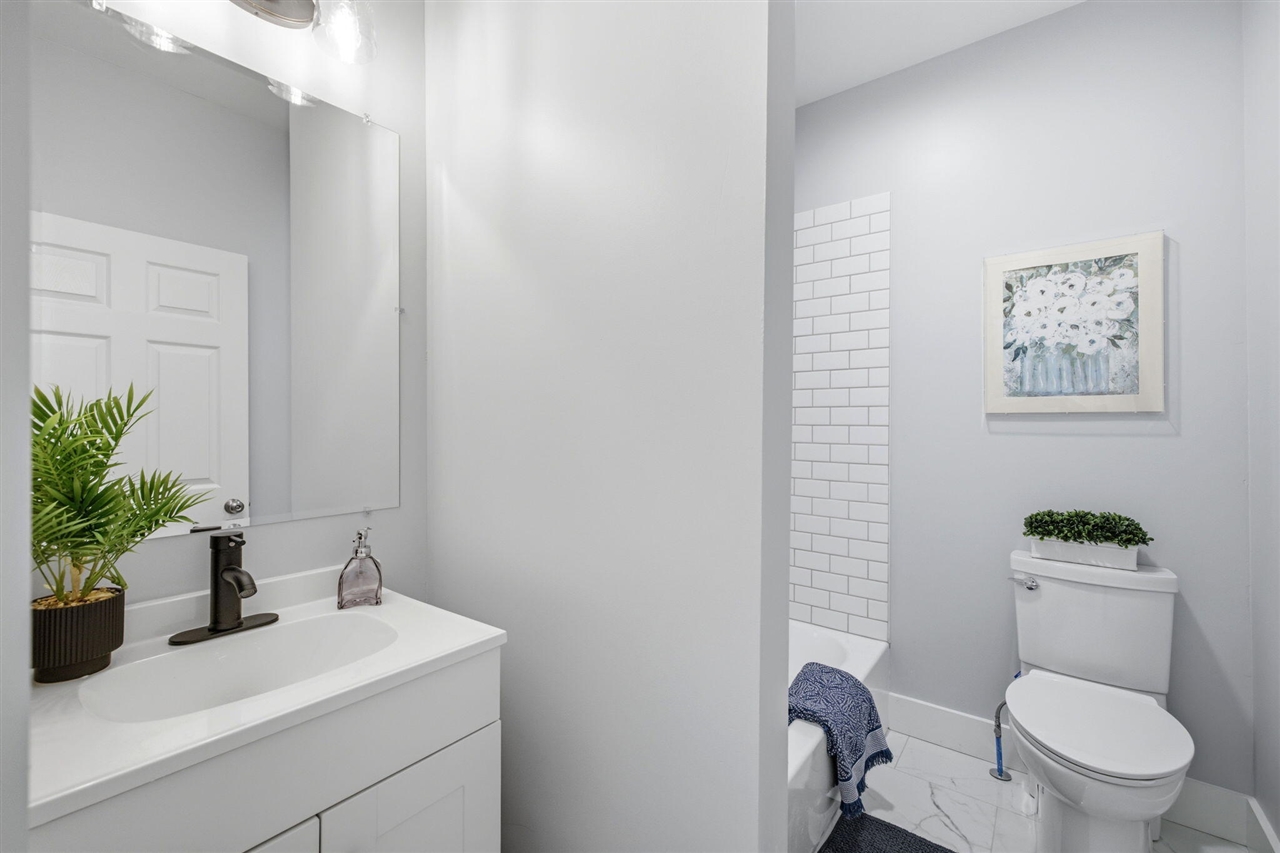 511 Oak Street Property Photo 9