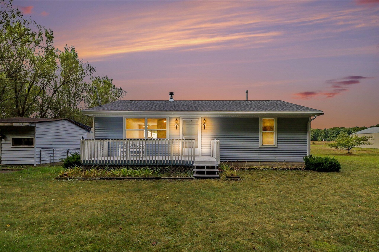 7483 Twin Lake Road Property Photo 1