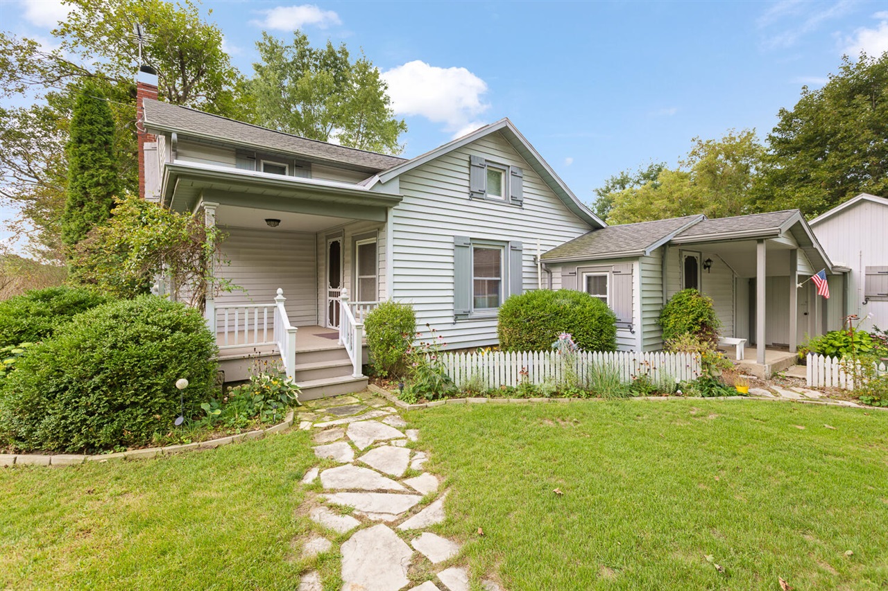 3420 N Hillsdale Road Property Photo 1