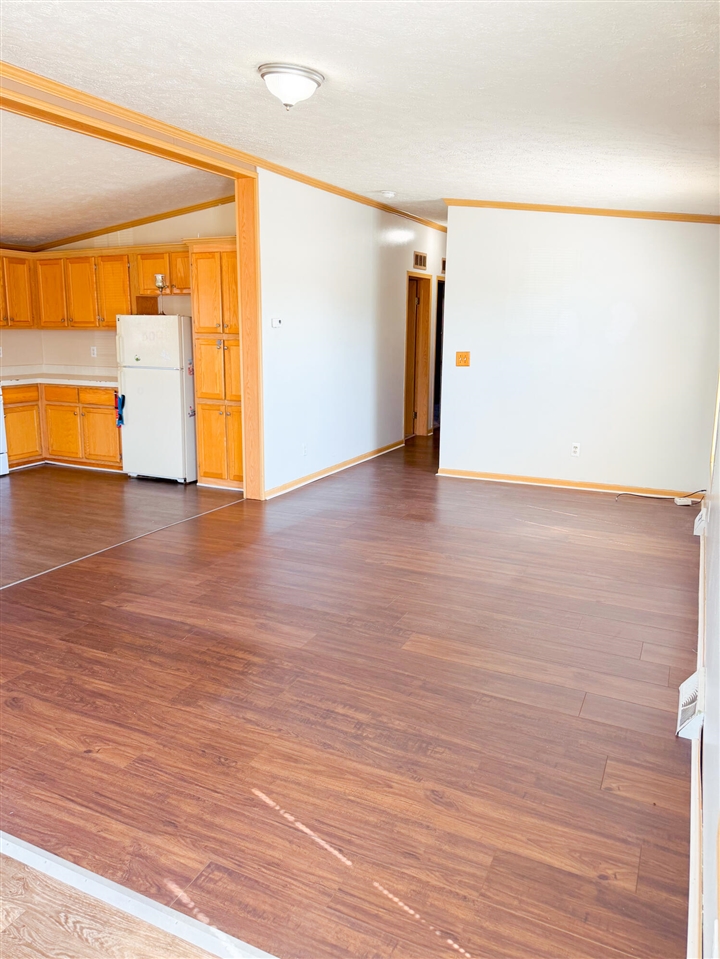 2040 Reo Avenue Property Photo 3