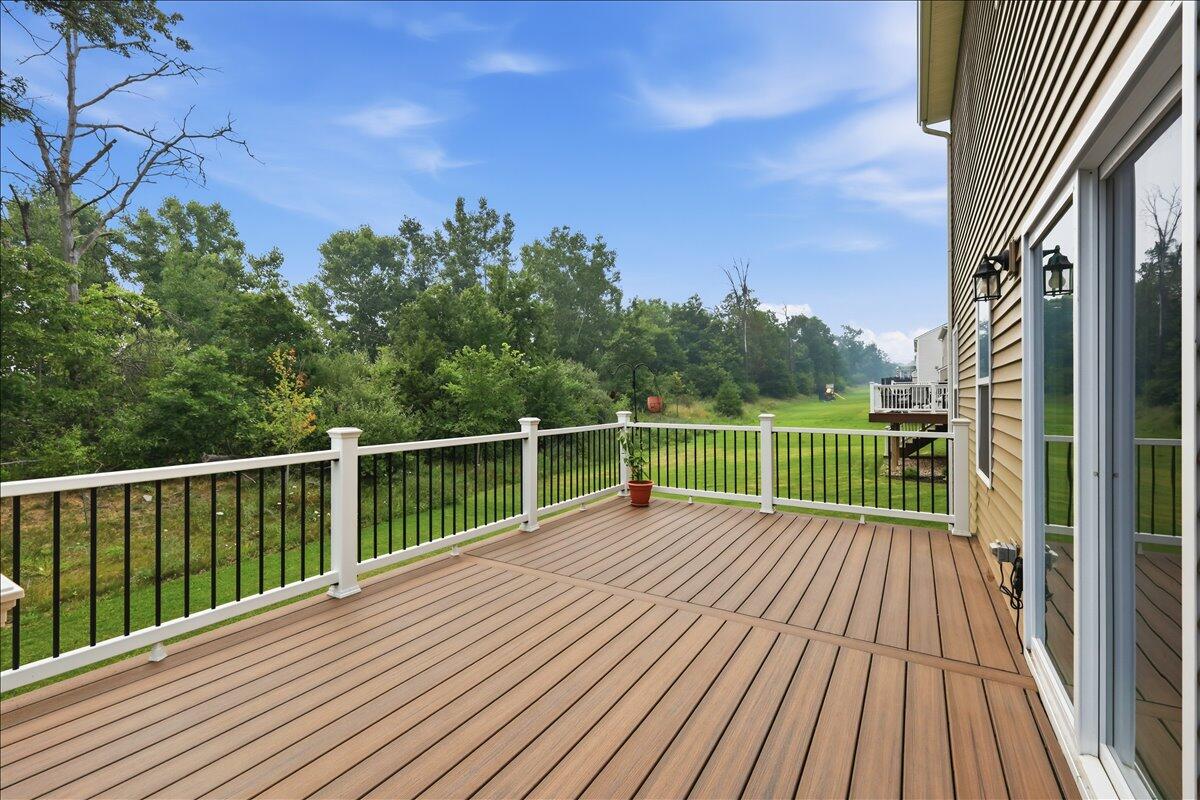 247 Sandhill Court Property Photo 4