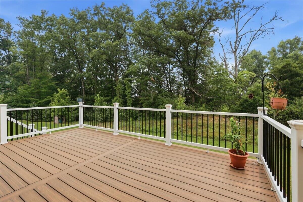 247 Sandhill Court Property Photo 6