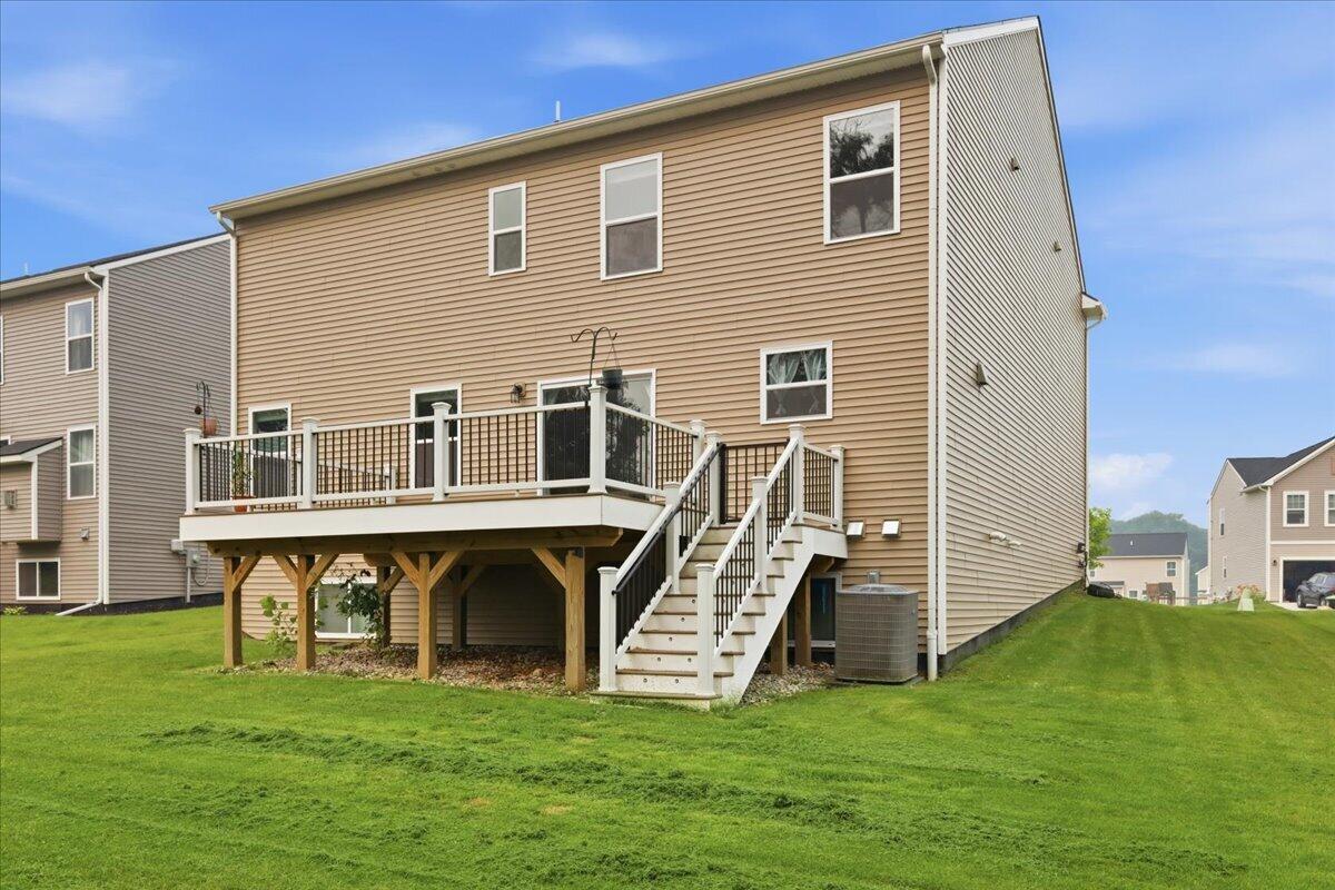247 Sandhill Court Property Photo 7