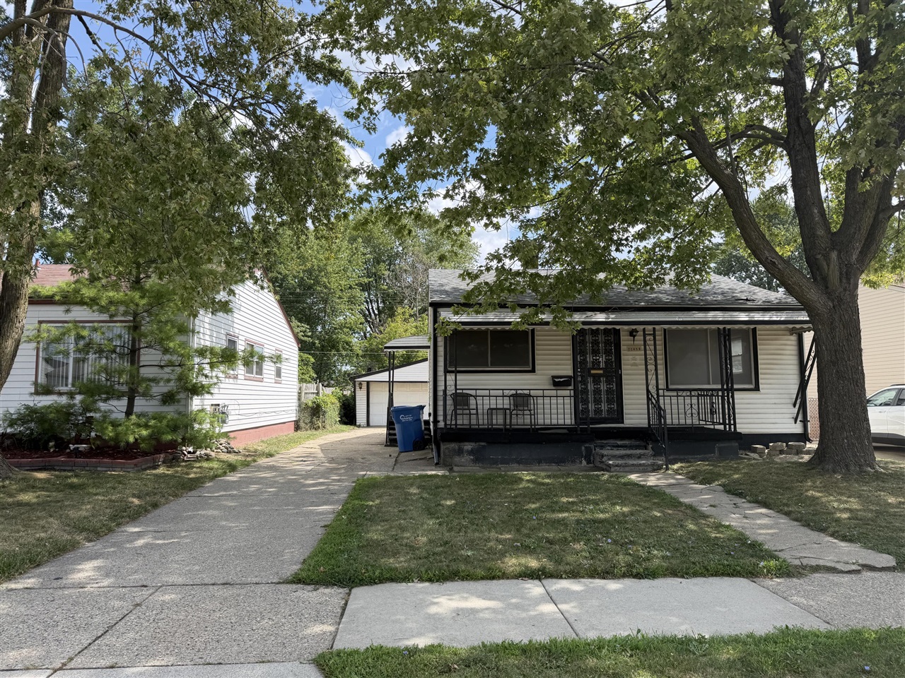 22458 Hillock Avenue Property Photo 1