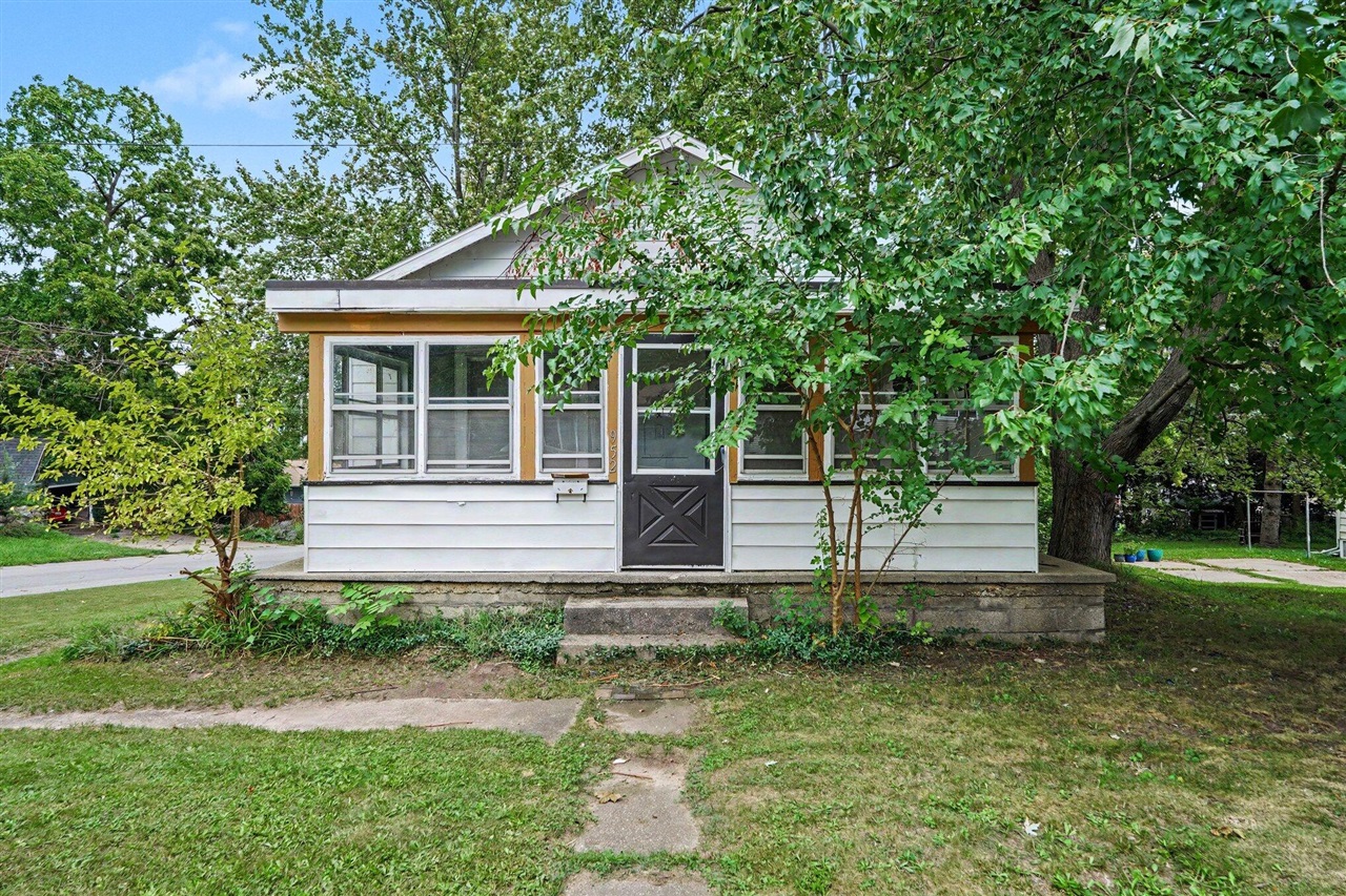 952 Calvary Avenue Property Photo 1