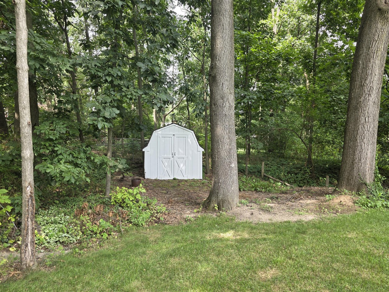5163 Burning Tree Road Property Photo 8