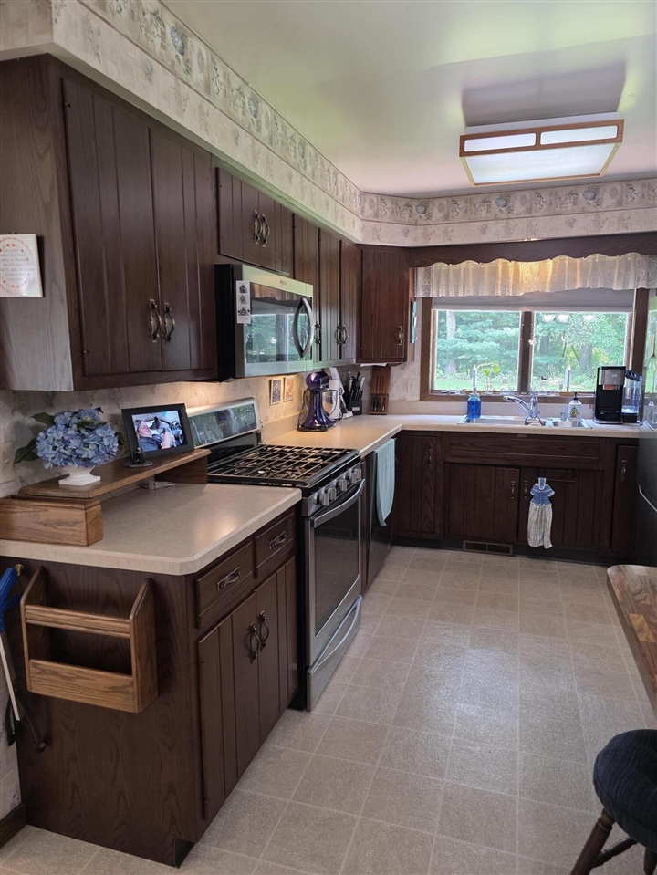 5163 Burning Tree Road Property Photo 13