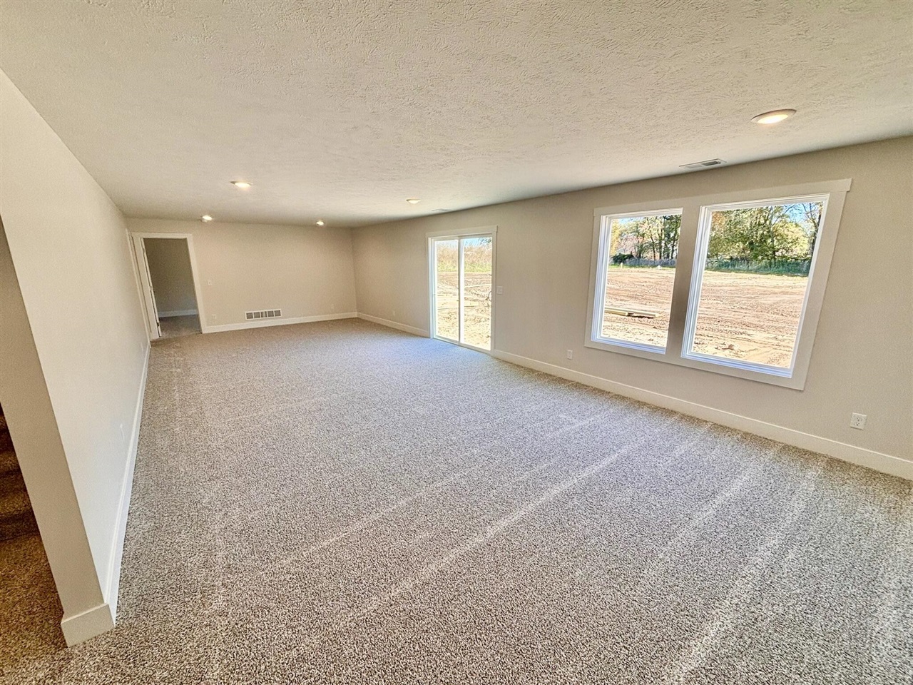 708 Sunfield Drive Property Photo 9
