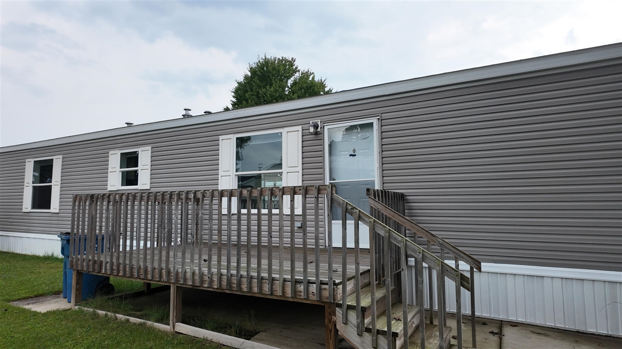 69205 Garver Lake Road Property Photo 1