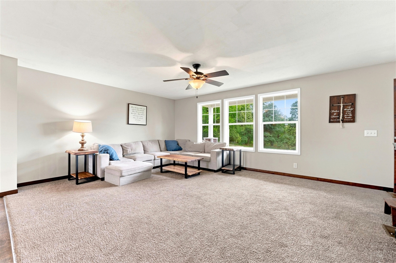 6048 Territorial Road Property Photo 13