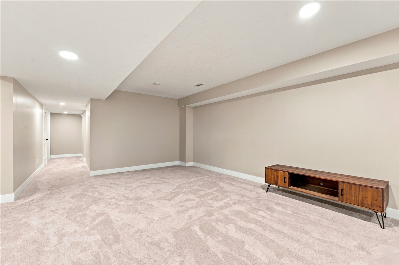6048 Territorial Road Property Photo 24