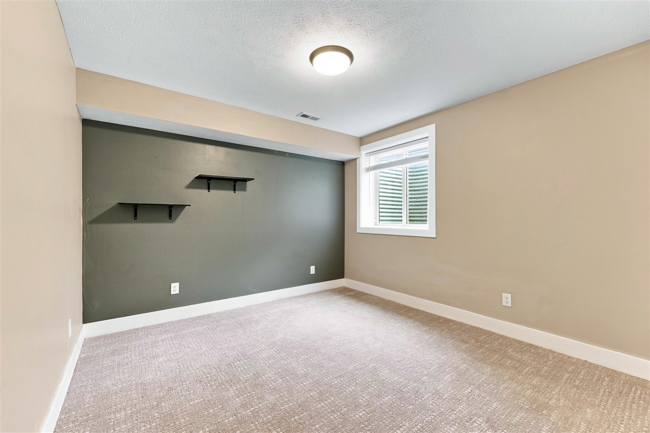 6048 Territorial Road Property Photo 27