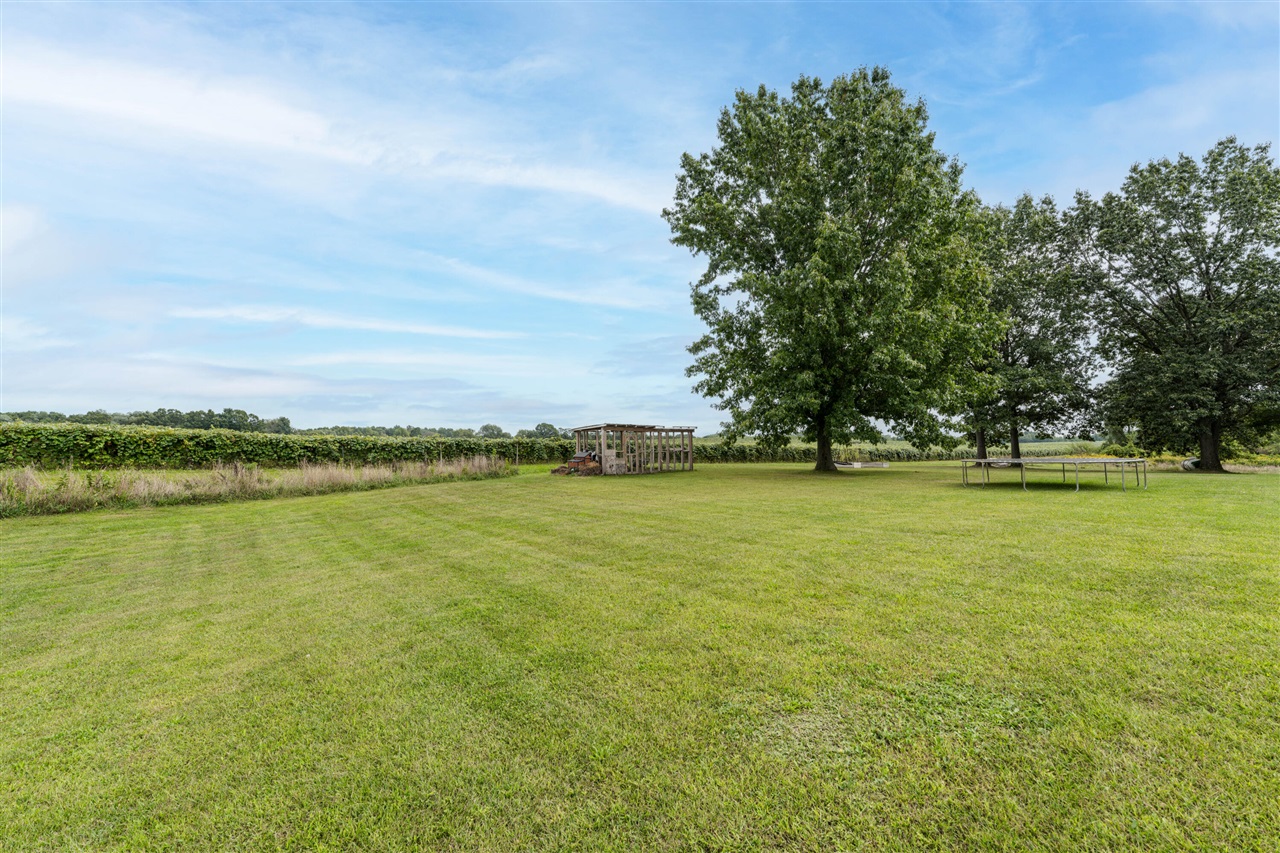 6048 Territorial Road Property Photo 31