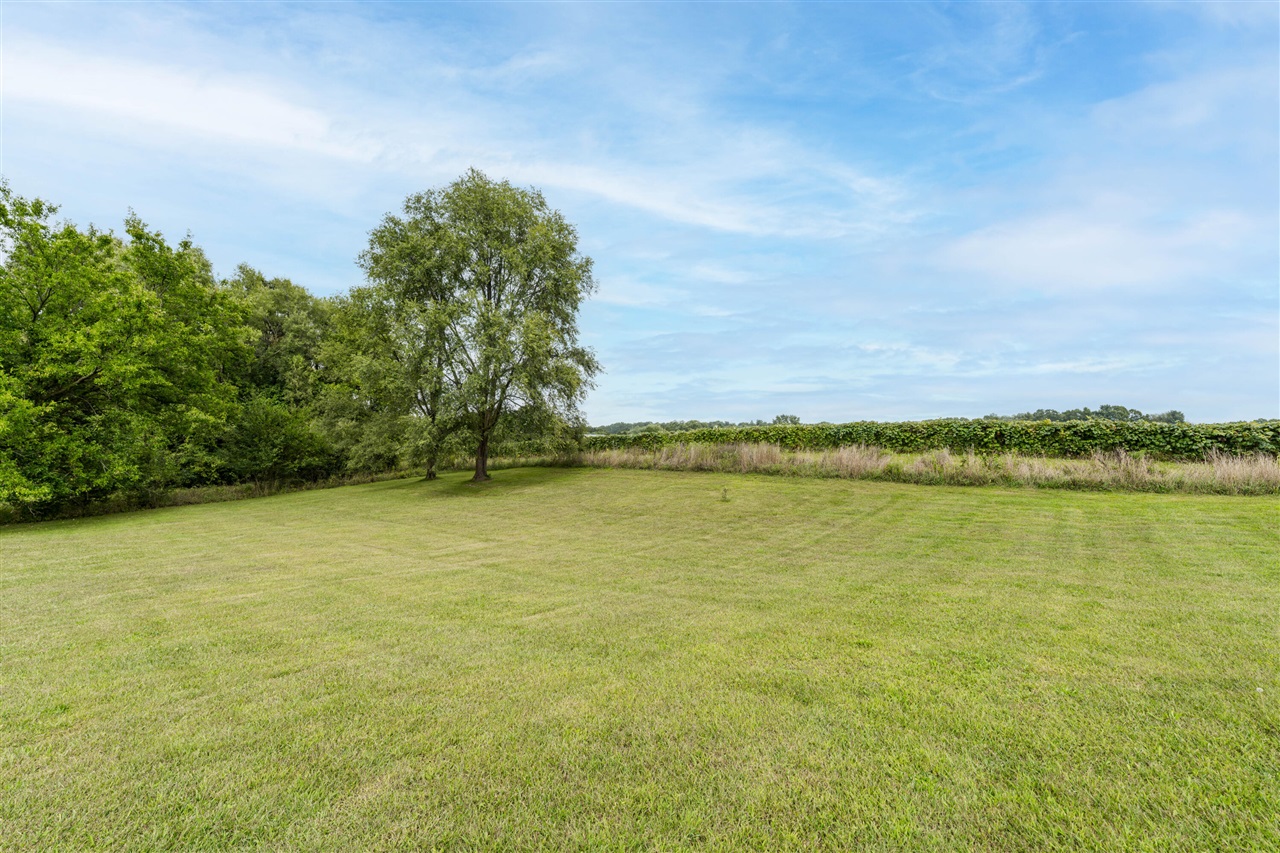 6048 Territorial Road Property Photo 32