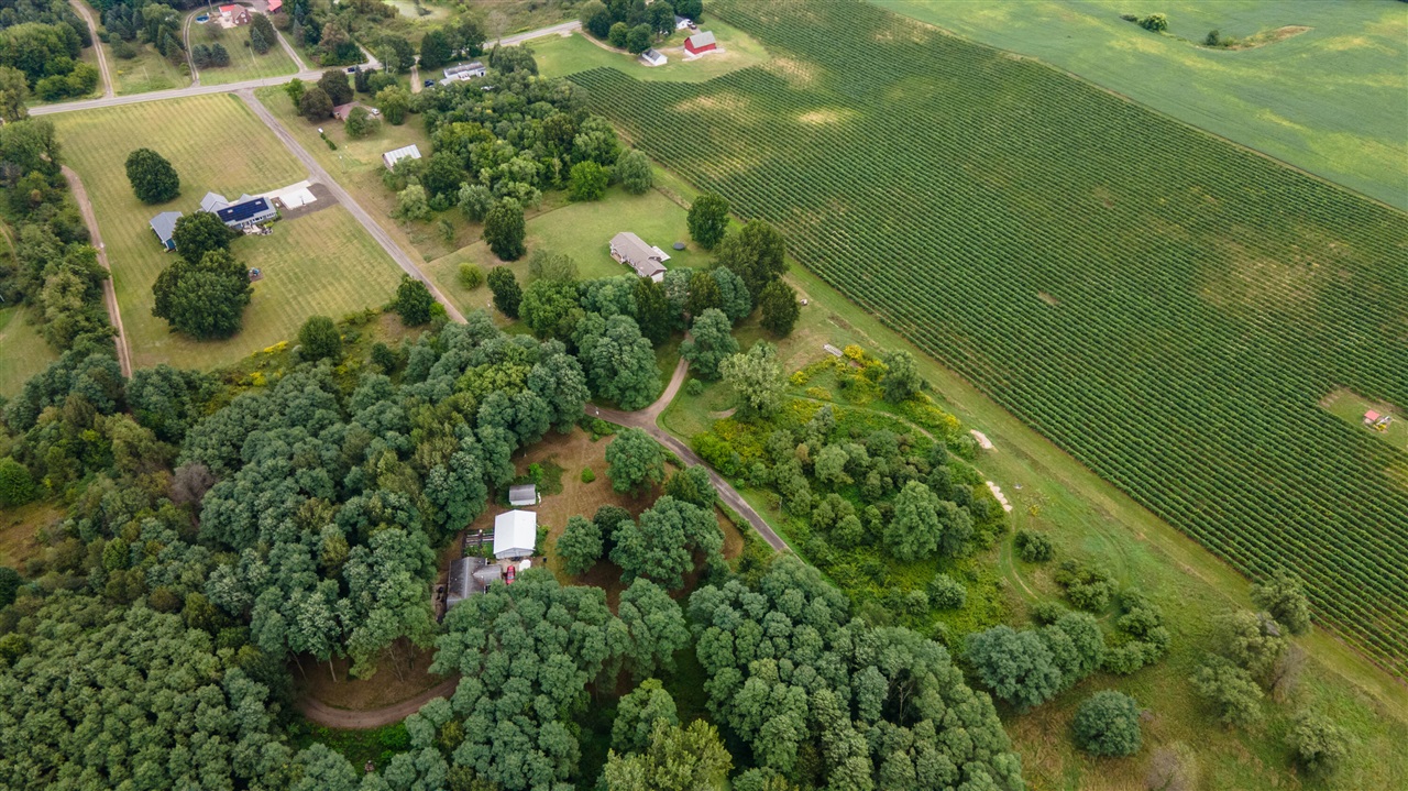 6048 Territorial Road Property Photo 34