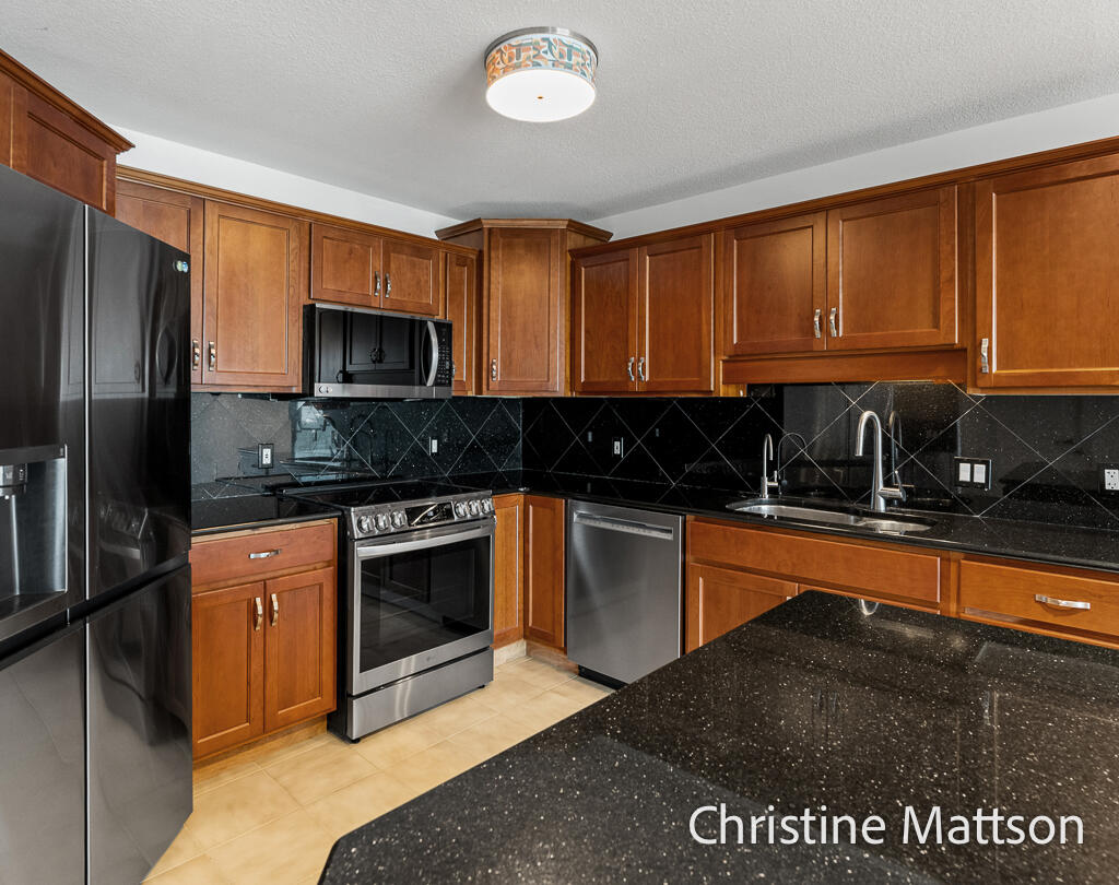 2964 Lakeshore Drive Property Photo 14