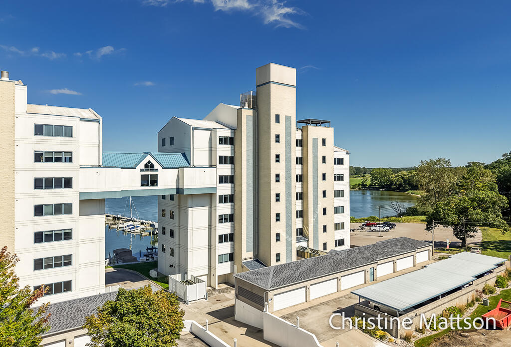 2964 Lakeshore Drive Property Photo 46