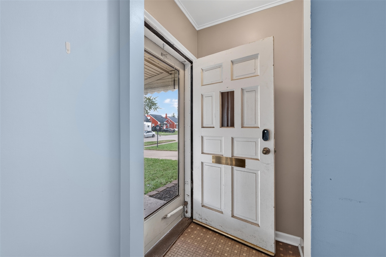 9961 Niver Avenue Property Photo 4