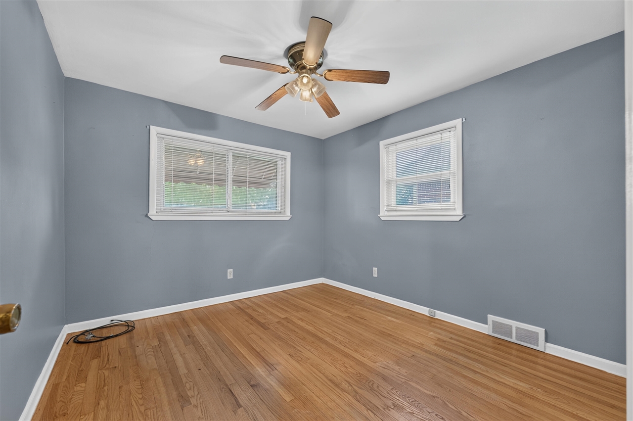 9961 Niver Avenue Property Photo 11