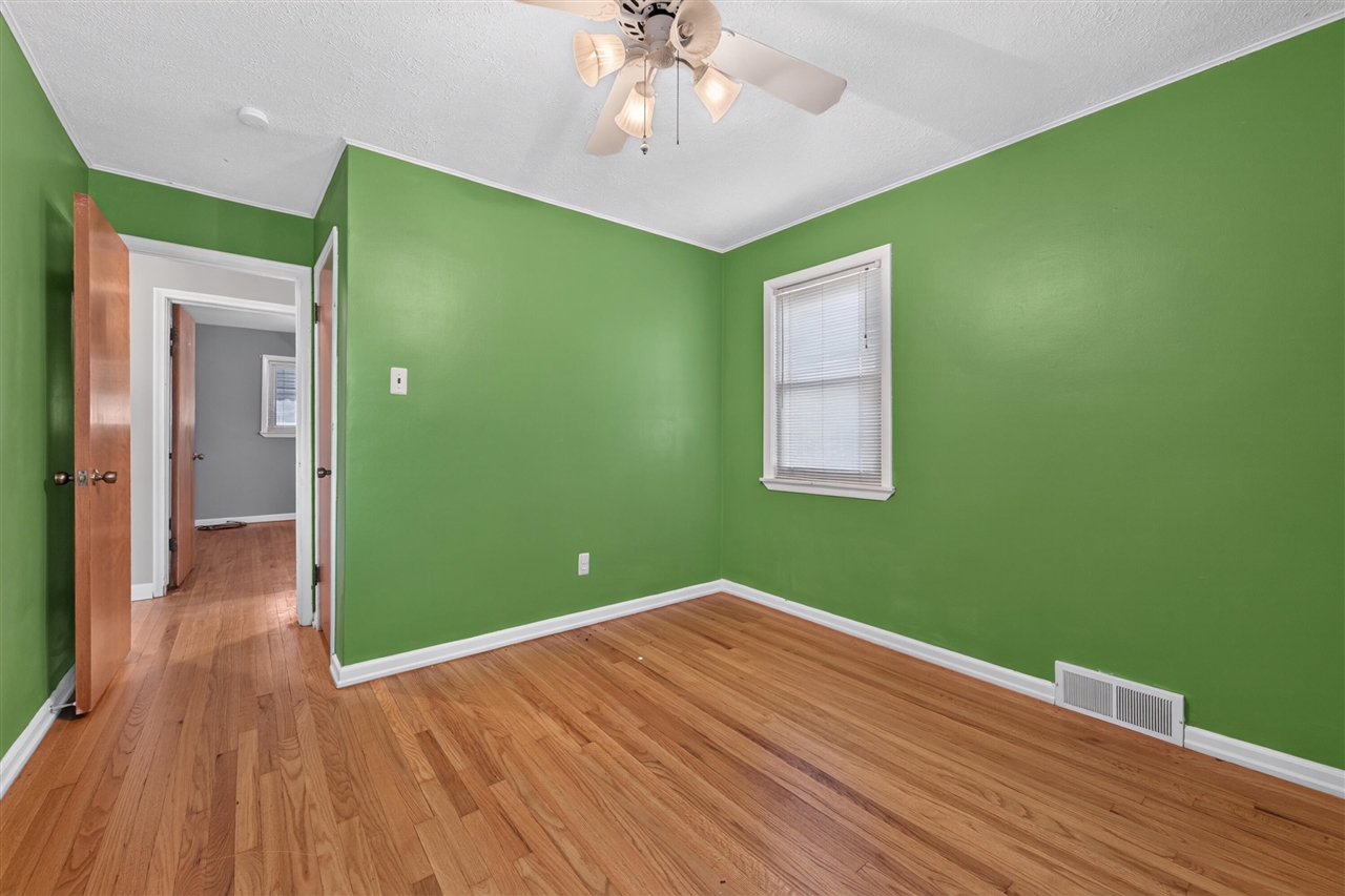 9961 Niver Avenue Property Photo 17